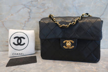 将图片加载到图库查看器,CHANEL/香奈儿 迷你CF 单盖 链条包 羊皮 Black/Gold hadware(黑色/金色金属) 肩背包 700100193