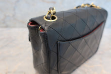 将图片加载到图库查看器,CHANEL/香奈儿 迷你CF 单盖 链条包 羊皮 Black/Gold hadware(黑色/金色金属) 肩背包 700100193