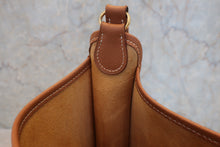 画像をギャラリービューアに読み込む, HERMES/エルメス ヴェスパPM クシュベル ゴールド □A刻印 ショルダーバッグ 800010094