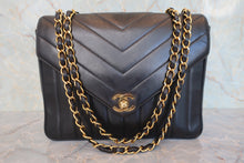 将图片加载到图库查看器,CHANEL/香奈儿 coco小姐 V线 链条包 羊皮 Black/Gold hardware(黑色/金色金属) 肩背包 800090202