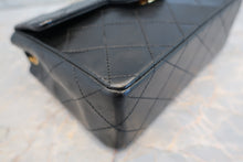 将图片加载到图库查看器,CHANEL/香奈儿 迷你CF 单盖 链条包 羊皮 Black/Gold hadware(黑色/金色金属) 肩背包 700100193