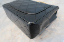 将图片加载到图库查看器,CHANEL/香奈儿 迷你CF 单盖 链条包 羊皮 Black/Gold hadware(黑色/金色金属) 肩背包 700100193