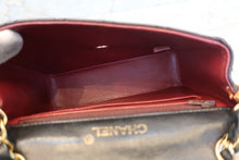 将图片加载到图库查看器,CHANEL/香奈儿 迷你CF 单盖 链条包 羊皮 Black/Gold hadware(黑色/金色金属) 肩背包 700100193