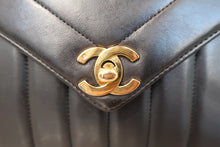 将图片加载到图库查看器,CHANEL/香奈儿 coco小姐 V线 链条包 羊皮 Black/Gold hardware(黑色/金色金属) 肩背包 800090202