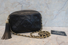 将图片加载到图库查看器,CHANEL/香奈儿 CF 流苏 链条 肩背包 羊皮 Black/Gold hadware(黑色/金色金属) 肩背包 700100184