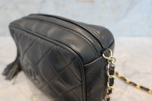 将图片加载到图库查看器,CHANEL/香奈儿 CF 流苏 链条 肩背包 羊皮 Black/Gold hadware(黑色/金色金属) 肩背包 700100184