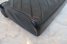 将图片加载到图库查看器,CHANEL/香奈儿 经典双C 流苏 链条包 羊皮 Black/Gold hadware(黑色/金色金属) 肩背包 800030201
