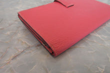 Load image into Gallery viewer, HERMES  Bearn Soufflet Chevre myzore goatskim Rose azalee A Engraving Wallet 700020122