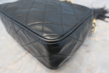 将图片加载到图库查看器,CHANEL/香奈儿 CF 流苏 链条 肩背包 羊皮 Black/Gold hadware(黑色/金色金属) 肩背包 700100184