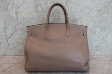Load image into Gallery viewer, HERMES BIRKIN 40 Clemence leather Gris tourterelle/Matte silver hadware □E Engraving Hand bag 700030026