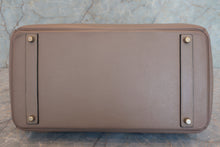 Load image into Gallery viewer, HERMES BIRKIN 40 Clemence leather Gris tourterelle/Matte silver hadware □E Engraving Hand bag 700030026