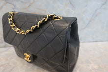 将图片加载到图库查看器,CHANEL/香奈儿 迷你CF 单盖 链条包 羊皮 Black/Gold hadware(黑色/金色金属) 肩背包 700100176