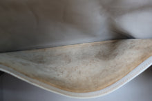 Load image into Gallery viewer, HERMES BIRKIN 40 Clemence leather Gris tourterelle/Matte silver hadware □E Engraving Hand bag 700030026