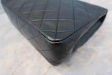 将图片加载到图库查看器,CHANEL/香奈儿 迷你CF 单盖 链条包 羊皮 Black/Gold hadware(黑色/金色金属) 肩背包 700100176