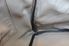 Load image into Gallery viewer, HERMES BIRKIN 40 Clemence leather Gris tourterelle/Matte silver hadware □E Engraving Hand bag 700030026