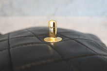 将图片加载到图库查看器,CHANEL/香奈儿 迷你CF 单盖 链条包 羊皮 Black/Gold hadware(黑色/金色金属) 肩背包 700100176