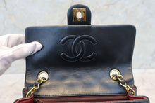 将图片加载到图库查看器,CHANEL/香奈儿 迷你CF 单盖 链条包 羊皮 Black/Gold hadware(黑色/金色金属) 肩背包 700100176