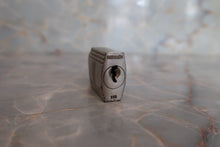 Load image into Gallery viewer, HERMES BIRKIN 40 Clemence leather Gris tourterelle/Matte silver hadware □E Engraving Hand bag 700030026