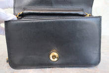 将图片加载到图库查看器,CHANEL/香奈儿 CF 按压锁 链条包 羊皮 Black/Gold hardware(黑色/金色金属) 肩背包 800090145