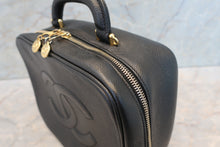 Load image into Gallery viewer, CHANEL CC mark 2WAY vanity Caviar skin Black/Gold hadware Vanity 700100187