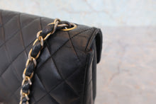 Load image into Gallery viewer, CHANEL Matelasse Chain shoulder bag Lambskin Black/Gold hardware Shoulder bag 800090166