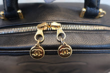 Load image into Gallery viewer, CHANEL CC mark 2WAY vanity Caviar skin Black/Gold hadware Vanity 700100187
