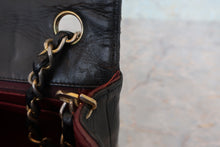 Load image into Gallery viewer, CHANEL Matelasse Chain shoulder bag Lambskin Black/Gold hardware Shoulder bag 800090166