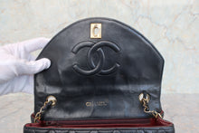 Load image into Gallery viewer, CHANEL Matelasse Chain shoulder bag Lambskin Black/Gold hardware Shoulder bag 800090166