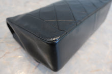 将图片加载到图库查看器,CHANEL/香奈儿 戴妃 CF 链条包 羊皮 Black/Gold hadware(黑色/金色金属) 肩背包 700100154