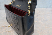 将图片加载到图库查看器,CHANEL/香奈儿 戴妃 CF 链条包 羊皮 Black/Gold hadware(黑色/金色金属) 肩背包 700100154