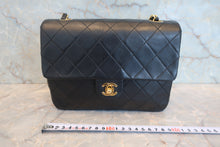 将图片加载到图库查看器,CHANEL/香奈儿 迷你CF 单盖 链条包 羊皮 Black/Gold hadware(黑色/金色金属) 肩背包 800020181