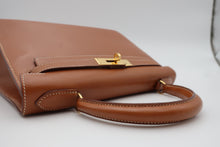 Load image into Gallery viewer, HERMES KELLY 28 Graine Couchevel leather Gold 〇T Engraving Shoulder bag 800100010