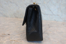 将图片加载到图库查看器,CHANEL/香奈儿 迷你CF 单盖 链条包 羊皮 Black/Gold hadware(黑色/金色金属) 肩背包 800020181
