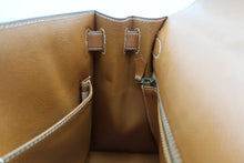 Load image into Gallery viewer, HERMES KELLY 28 Graine Couchevel leather Gold 〇T Engraving Shoulder bag 800100010