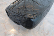 Load image into Gallery viewer, CHANEL Matelasse chain shoulder bag Lambskin Black/Silver hadware Shoulder bag 800030203
