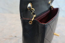 将图片加载到图库查看器,CHANEL/香奈儿 迷你CF 单盖 链条包 羊皮 Black/Gold hadware(黑色/金色金属) 肩背包 800020181