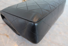 Load image into Gallery viewer, CHANEL Matelasse chain shoulder bag Lambskin Black/Gold hadware Shoulder bag 800070037