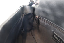 Load image into Gallery viewer, CHANEL Matelasse chain shoulder bag Lambskin Black/Silver hadware Shoulder bag 800030203
