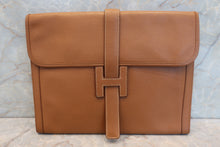 画像をギャラリービューアに読み込む, HERMES/エルメス ジジェGM クシュベル ゴールド クラッチバッグ 700100171