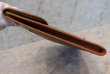 画像をギャラリービューアに読み込む, HERMES/エルメス ジジェGM クシュベル ゴールド クラッチバッグ 700100171