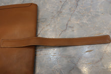 画像をギャラリービューアに読み込む, HERMES/エルメス ジジェGM クシュベル ゴールド クラッチバッグ 700100171