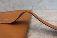 画像をギャラリービューアに読み込む, HERMES/エルメス ジジェGM クシュベル ゴールド クラッチバッグ 700100171