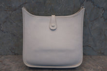 将图片加载到图库查看器,HERMES EVELYNE1 PM Clemence leather White □I刻印 Shoulder bag 800050057