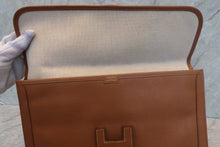 画像をギャラリービューアに読み込む, HERMES/エルメス ジジェGM クシュベル ゴールド クラッチバッグ 700100171