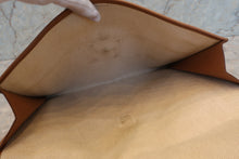 画像をギャラリービューアに読み込む, HERMES/エルメス ジジェGM クシュベル ゴールド クラッチバッグ 700100171