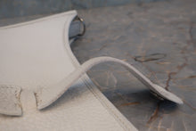 将图片加载到图库查看器,HERMES EVELYNE1 PM Clemence leather White □I刻印 Shoulder bag 800050057