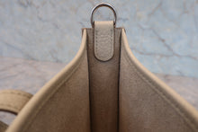 將圖片載入圖庫檢視器 HERMES/エルメス エブリンTPM トリヨンクレマンス べトン A刻印 ショルダーバッグ 800050103