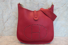 将图片加载到图库查看器,HERMES EVELYNE1 GM Clemence leather Rouge vif □F刻印 Shoulder bag 700120044
