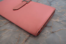 Load image into Gallery viewer, HERMES  Bearn Soufflet Epsom leather Rose confetti T Engraving Wallet 700060153