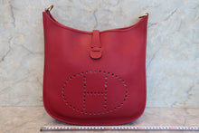将图片加载到图库查看器,HERMES EVELYNE1 GM Clemence leather Rouge vif □F刻印 Shoulder bag 700120044